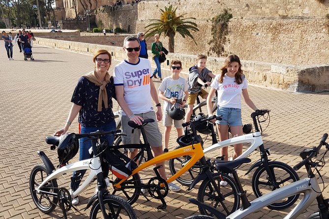 2 Hours E-Bike Tour in Palma - Catedral de Mallorca: why you see it without an inside ticket