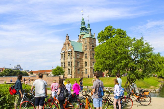 3-hour Copenhagen City Highlights Bike Tour - Guide styles: what to listen for