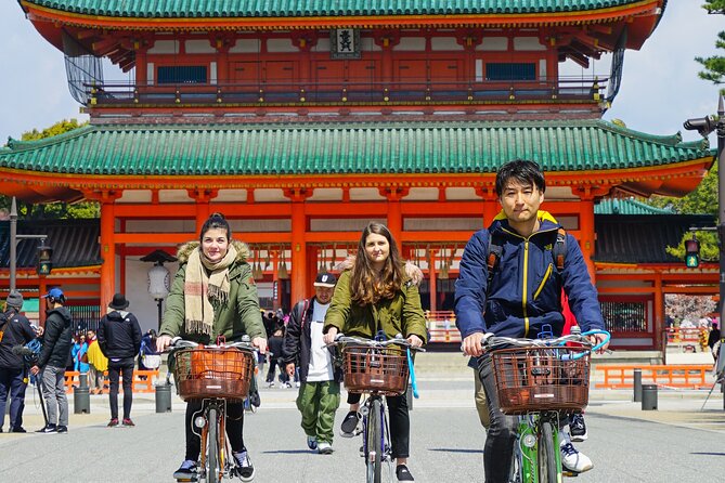 4.5-Hour Kyoto Bike Tour with Lunch and UNESCO Zen Temples - Getting started in Gion, then gliding the Kamogawa River