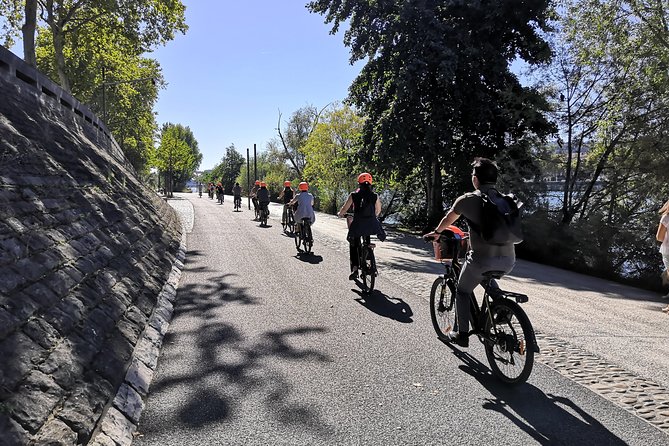 4h Complete Lyon Experience: E-Bike, Food Tasting & Old Town Walk - The Included Tastings: What You Actually Get (Salt vs Sweet)