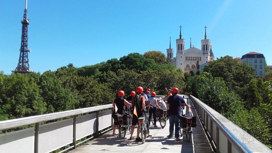 4h Complete Lyon Experience - E-Bike, Tasting & Walk - Two hours of Lyon on an e-bike (Bosch motor included)