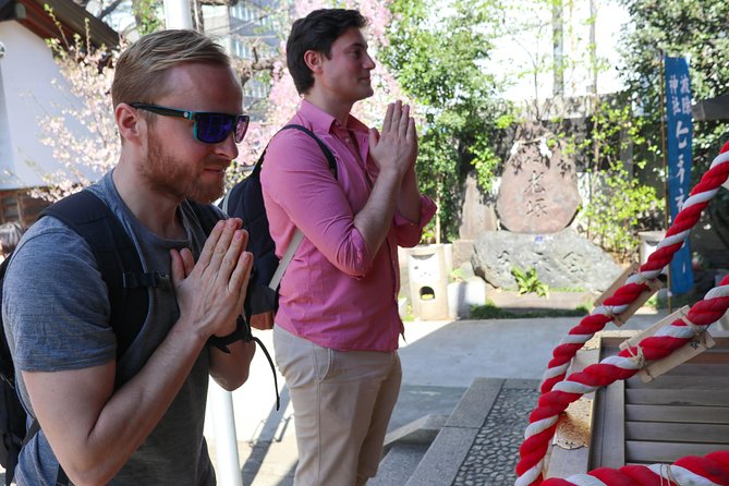 5-Hour Tokyo & Edo Hidden Gem Bike Tour with Lunch - Fukagawa Fudo-son and the Goma-taki moment