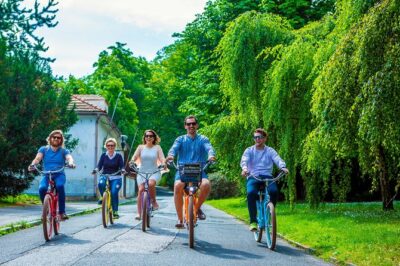 7 BEST VIEWS - PRAGUE eBIKE TOUR - Along Nerudova and Up Toward Petrin Park