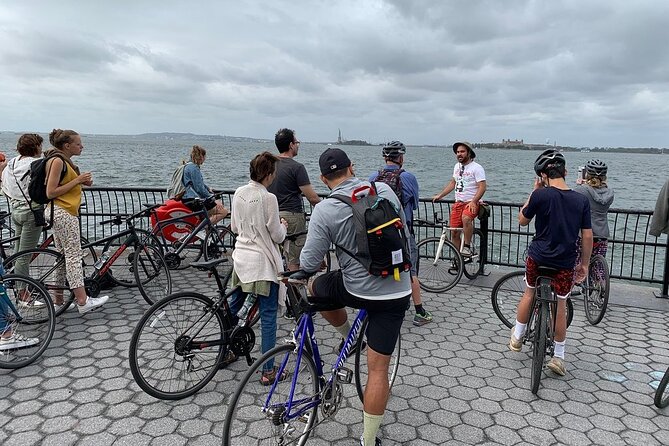A Day in Brooklyn Bike Tour - Riding Comfort: Bikes, Helmets, and the Small-Group Rhythm