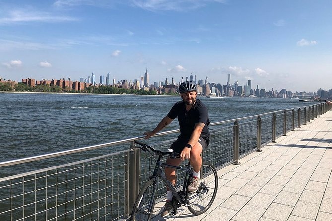 A Day in Brooklyn Bike Tour - Meeting Under the Manhattan Bridge: Where Your Day Starts