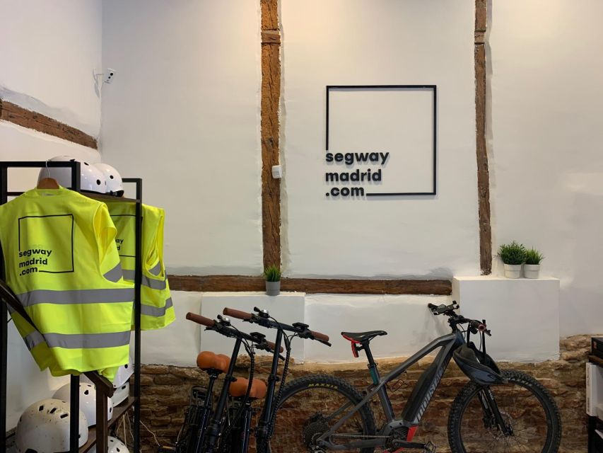 All Madrid: Private Electric Bike Tour around the city - Key things you’ll notice right away