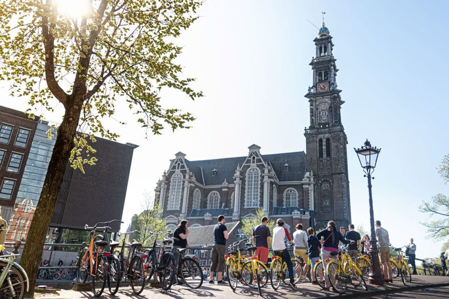 Amsterdam: 3h E-Bike Tour with break - Vondelpark on Two Wheels: Breathing Room Between Landmarks