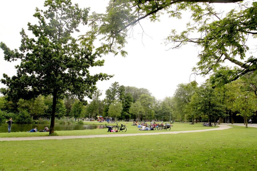Amsterdam: 3h E-Bike Tour with break - The Harbor Segment and Hidden Courtyard Moments for Photos