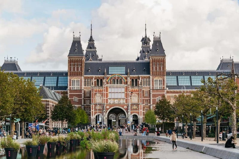 Amsterdam Bike Tour in Small Group + Optional Canal Cruise - Meeting at Bikeisready and Getting Oriented Fast