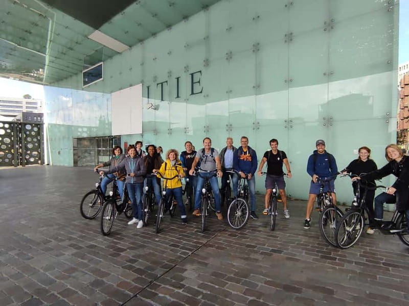 Amsterdam bike tour with a French-speaking guide local! - Grachtengordel and the main channels: how to see the canal logic