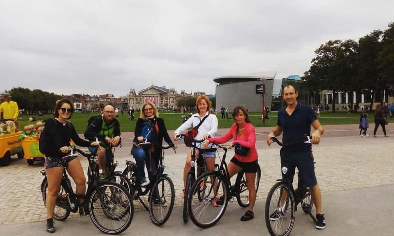 Amsterdam bike tour with a French-speaking guide local! - Why start Amsterdam by bike (and why this route works)