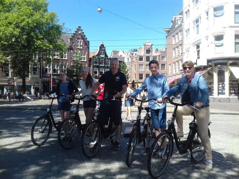 Amsterdam bike tour with a French-speaking guide local! - Meeting at IJdok 47 near Centraal Station: quick and simple