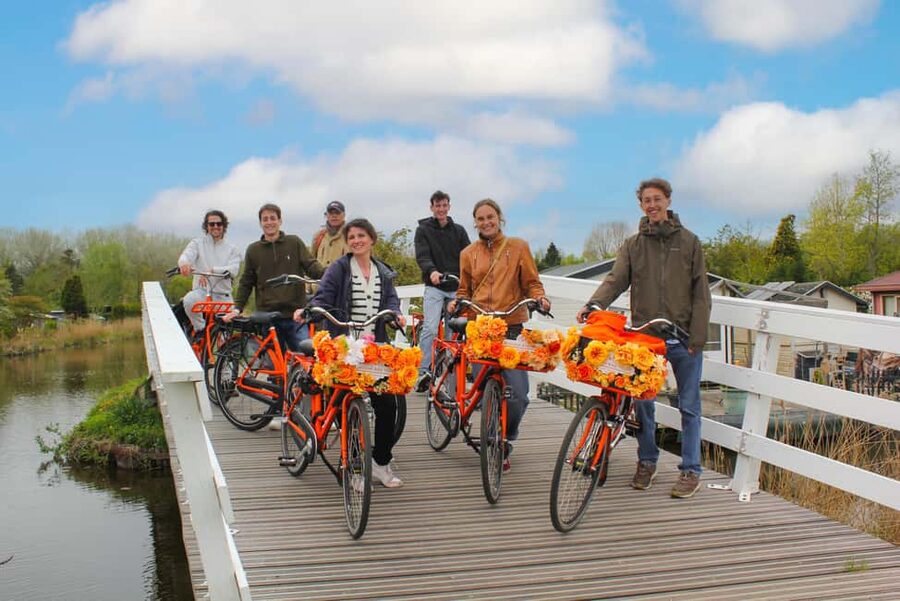 Amsterdam: Cheese Tasting, Windmill & Countryside Bike Tour - Cheese at the farm: what to expect from Dikhoeve Kaas