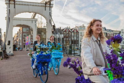 Amsterdam: City Centre, Guided Bike Tour on Flower Bikes - Price and value: what $29 buys you in 1.5 hours