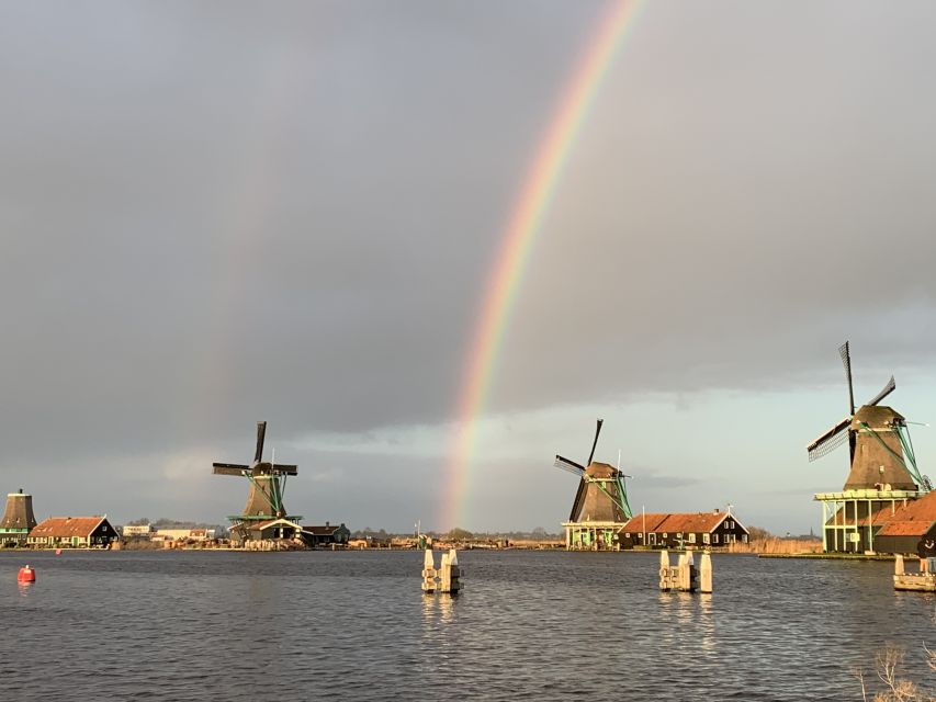 Amsterdam: Countryside Bike Tour and Zaanse Schans Windmills - The wetlands near Monet: a scenic reset between stops