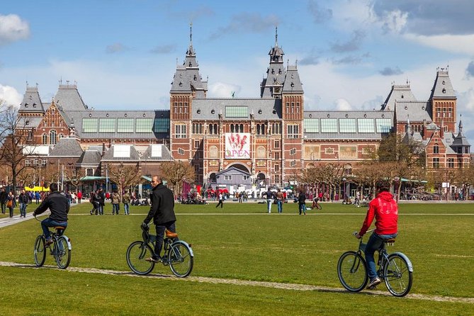 Amsterdam: E-Bike Sightseeing Tour - The guide experience: pacing, safety, and why names keep showing up