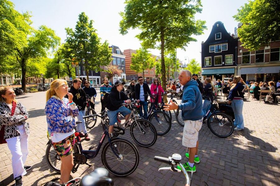 Amsterdam: Explore the City Highlights by Bike - Museumplein and the Rijksmuseum area: iconic views without ticket lines