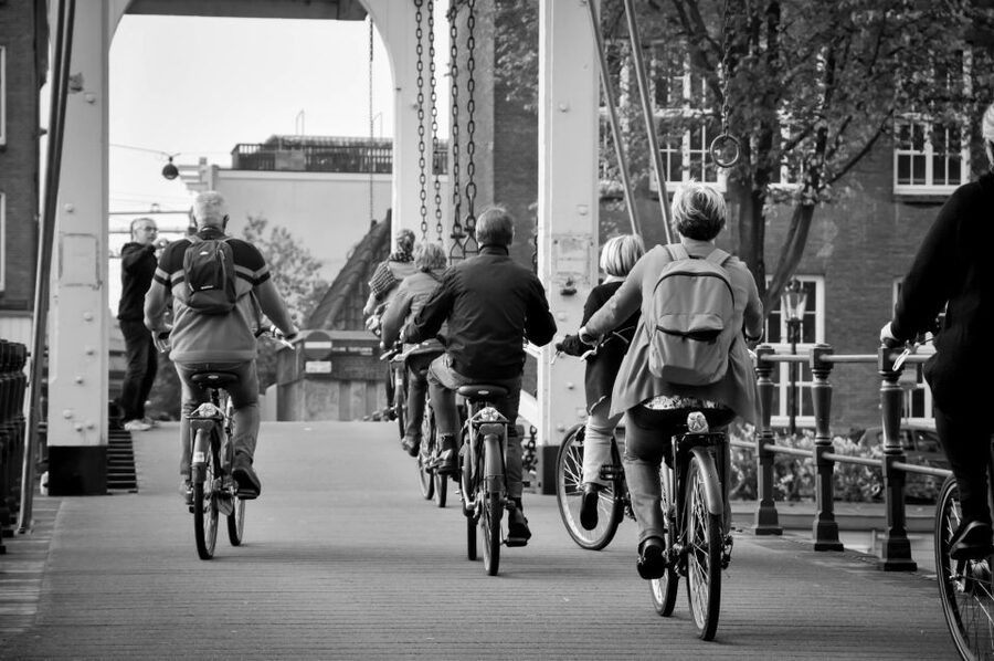 Amsterdam: Guided City Bike Tour in French - Fast orientation from IJdok 47 (and why bikes work here)