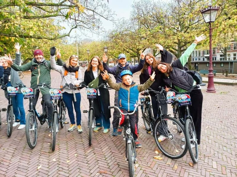 Amsterdam: Off the Beaten Path Bike Tour in French - Reguliersgracht and the final guided stretch back to Binnen Wieringerstraat