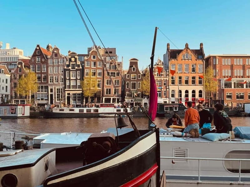 Amsterdam: Off the Beaten Path Bike Tour in French - Finding the start: Binnen Wieringerstraat and a ride that flows