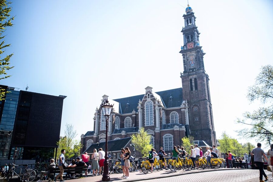 Amsterdam: Relaxed City Highlights Guided Bike Tour - Leidseplein to Vondelpark: From Nightlife History to a Green Reset
