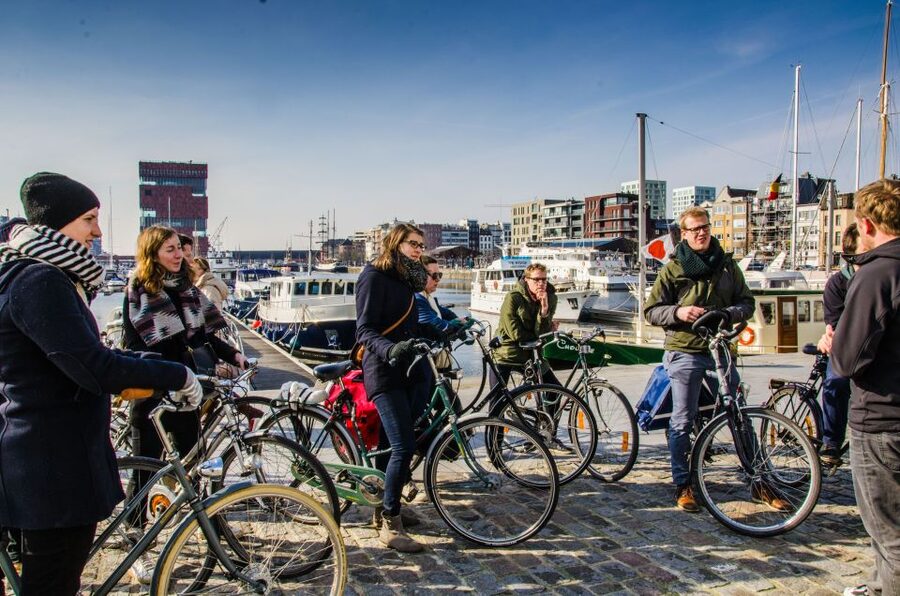 Antwerp: Guided Bike Tour - Antwerp Central to the Jewish Neighborhood and City Park: A Smart First Sweep