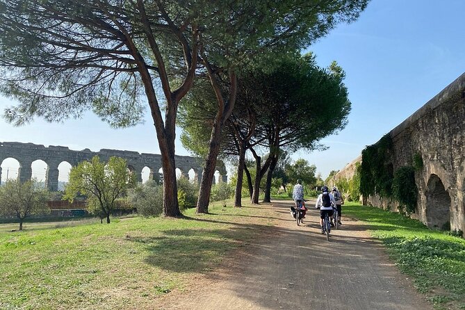 Appian Way, Catacombs and Aqueducts Park Tour with Top E-Bike - Catacombs of San Callisto (and the Wednesday swap)