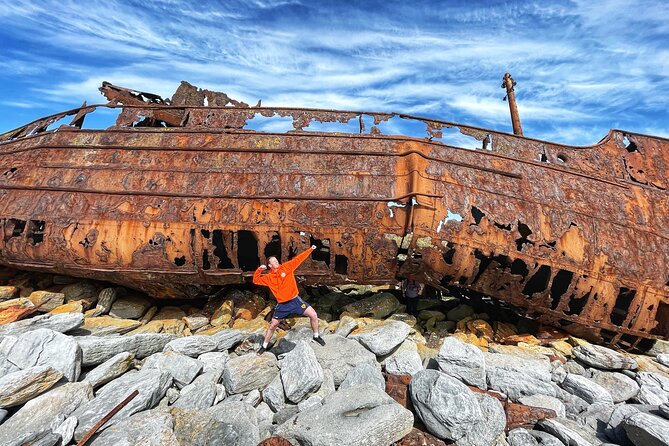 Aran Islands Bike Tour with Tea and Scones from Galway - The 25-minute ferry to Inisheer (Inis Oirr)