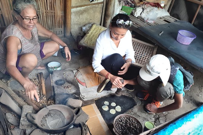 Authentic Yogya Bicycle Tour - Stingless bee farm honey tasting: education with a sour twist