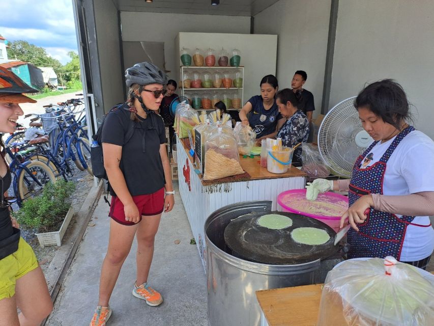 Ayutthaya City and Historical Park Bike Tour - Crossing the Pasak River by ferry: a satisfying end to the loop