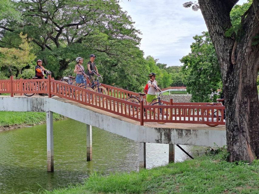 Ayutthaya City and Historical Park Bike Tour - Pom Phet fortress and the old city walls: understanding Ayutthaya’s power