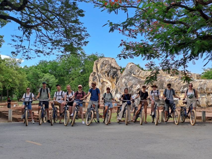 Ayutthaya City and Historical Park Bike Tour - Chao Phrom Market and amulets: a snack-and-shop zone with local energy