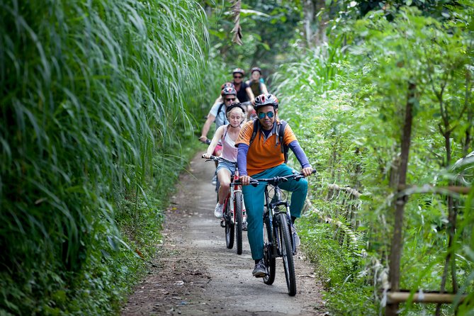 Bali Rocky cycling tour - Kintamani breakfast with Mt. Batur views: a calm start