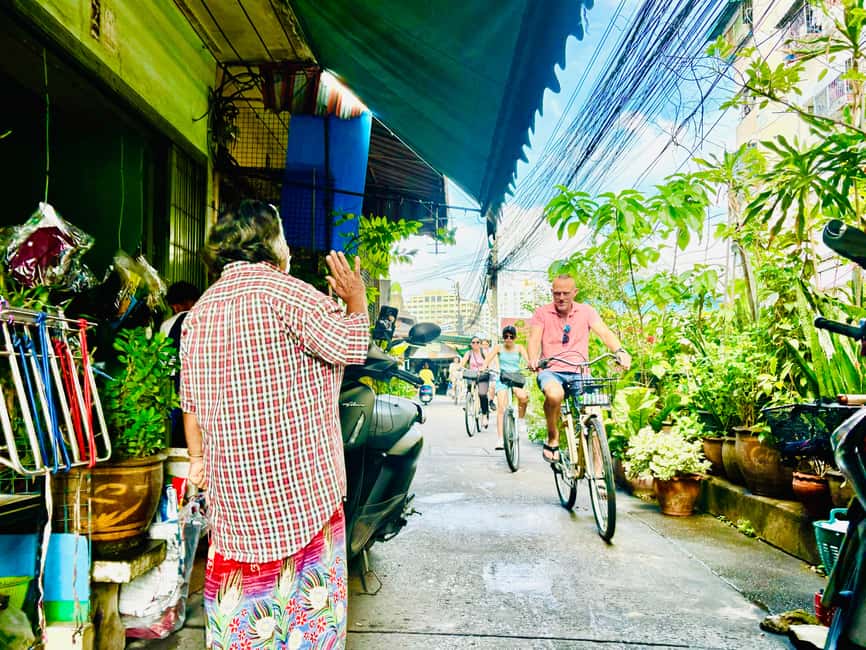 Bangkok: Backstreets and Hidden Gems Bike Tour - Temples, winding paths, and Bangkok’s tallest Buddha by the canals