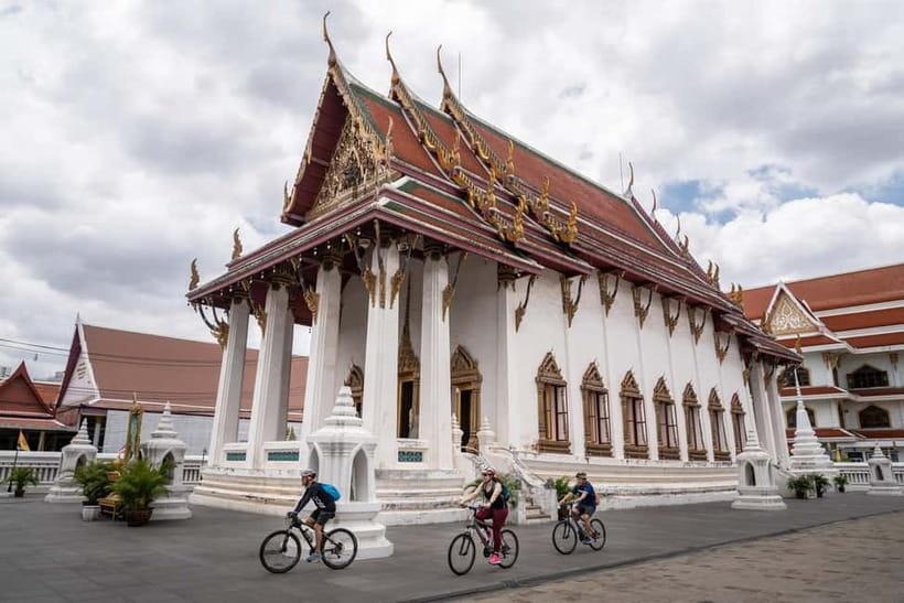 Bangkok: Backstreets and Historic Temples Bike Tour - Meeting by MRT Sam Yot: where the ride starts on time