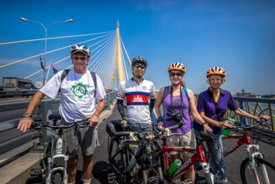 Bangkok: Backstreets and Temple Historic Bike Tour - Meeting point near MRT Sam Yot: where to be and when to start