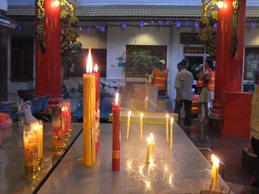 Bangkok by Night Cycling Tour with Street-food Meal - Thonburi residential cycling: where the city gets quiet