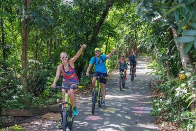 Bangkok Jungle Bike Tour - Hotel-pickup & Lunch - Wat Khlong Toei Nok: Starting the Day at a Real Temple
