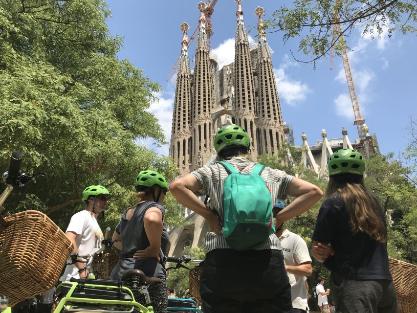 Barcelona: 2.5-Hour Bike or E-Bike Historical Tour - Starting at Passeig de Lluís Companys and Arc de Triomf