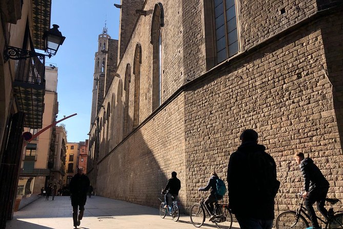 Barcelona 3-hour Bike or E-Bike Tour: Highlights and Hidden Gems - Getting Started at Plaça Reial (and Why It’s a Great Launchpad)