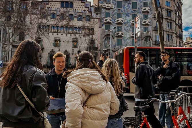 Barcelona: Bike or eBike Tour, Top Sights & Local Insights - Gothic Quarter to Barcelona Cathedral: old streets with real context