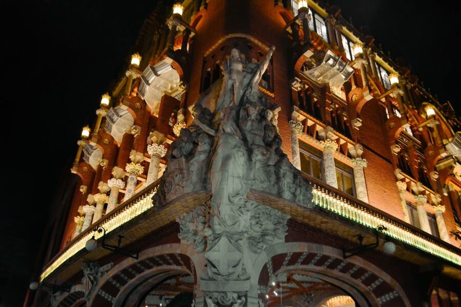 Barcelona Bike Tour by Night with Cava - The illuminated return route: bullfighting legacy and Casa Batlló