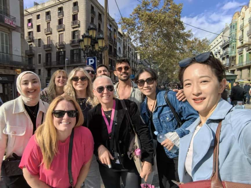 Barcelona: Bike Tour & Sagrada Familia Skip-the-Line Tickets - Old Town and the Gothic Quarter: where the streets teach you to look