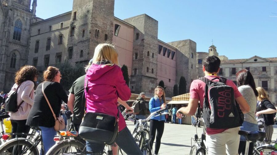 Barcelona: Bike Tour & Sagrada Familia Skip-the-Line Tickets - Start point, timing, and the practical stuff that makes or breaks the day