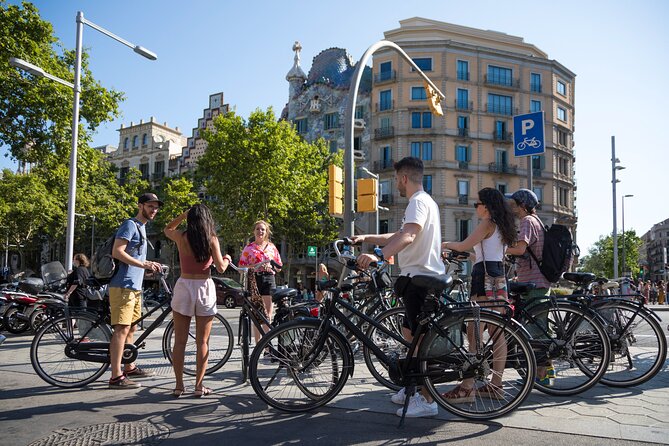 Barcelona City Highlights Bike Tour - Stop-by-Stop: Placa Catalunya, Casa Batlló, and La Pedrera