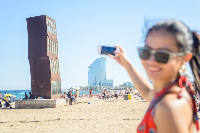 Barcelona e-Bike Tour: Gaudí & Old Town Small Group - Port Olímpic Views and the City’s Turn Toward the Sea