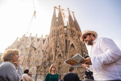 barcelona: Gaudi Highlights eBike tour - Where you meet, how the bike day starts, and what to do with your nerves