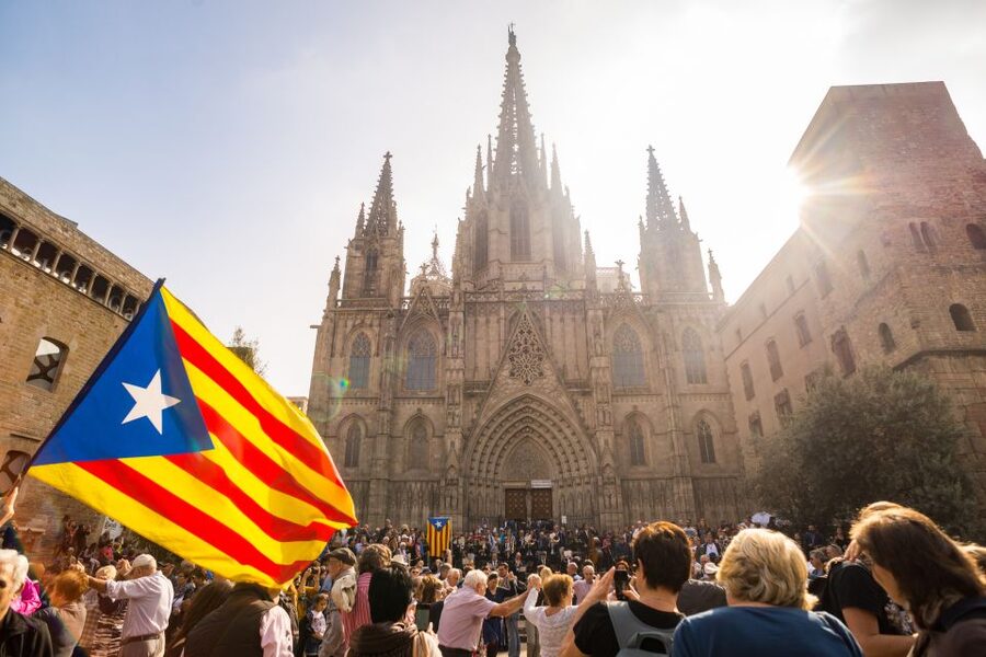 barcelona: Gaudi Highlights eBike tour - Parc de la Ciutadella and Cascada Monumental: the gentler beginning you’ll appreciate later