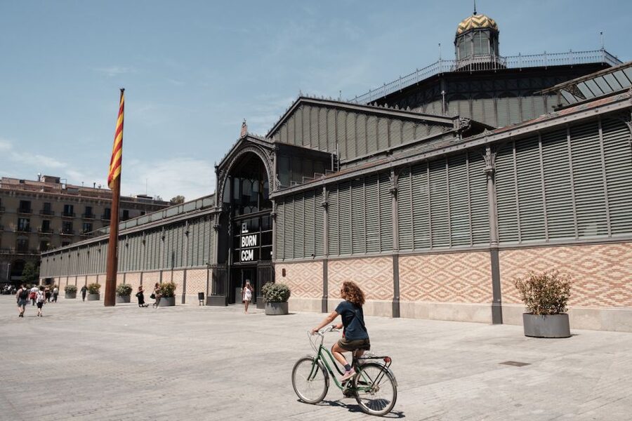 Barcelona: Guided Bike or E-Bike City Tour - Why This 3-Hour Bike Tour Works So Well in Barcelona