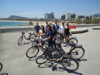 Barcelona Highlights Bike Tour: Cycle along the beach! - The ride start: Pensió 45 and how the tour gets organized
